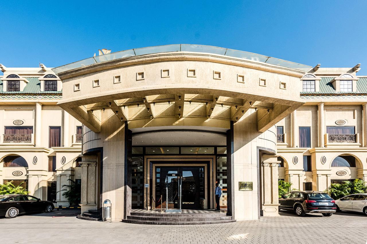 Golden Chariot Vasai Hotel Ngoại thất bức ảnh