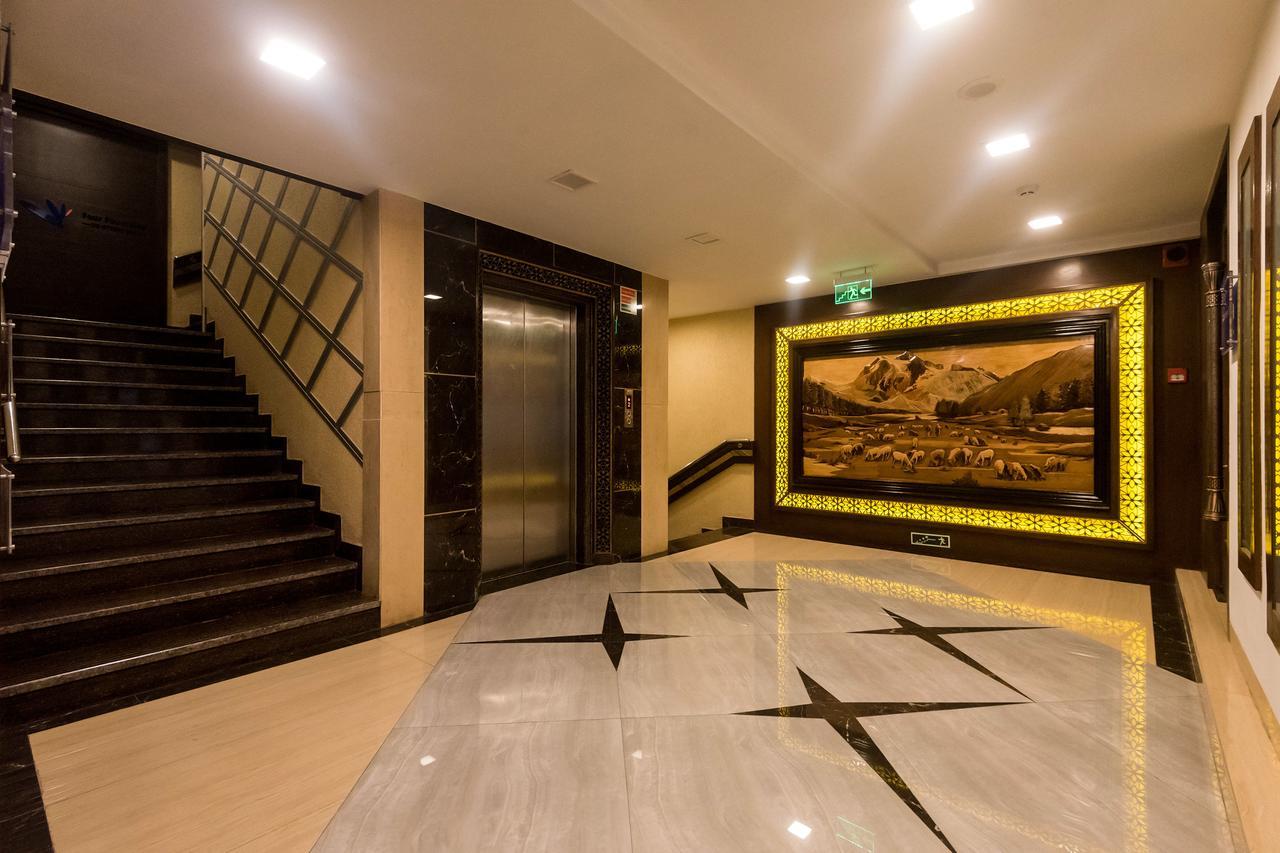 Golden Chariot Vasai Hotel Ngoại thất bức ảnh