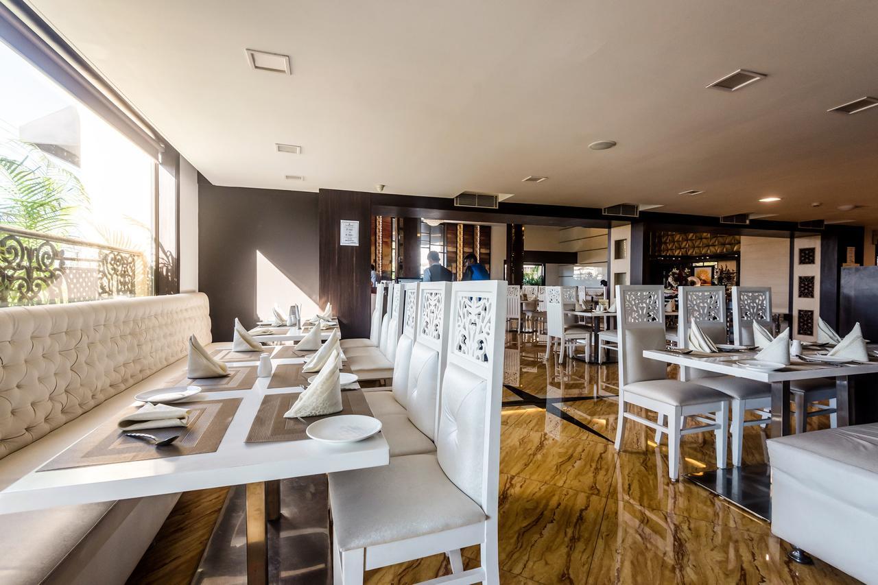 Golden Chariot Vasai Hotel Ngoại thất bức ảnh