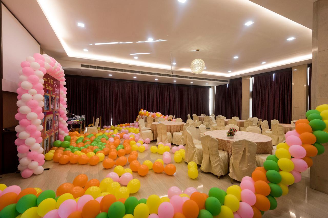 Golden Chariot Vasai Hotel Ngoại thất bức ảnh