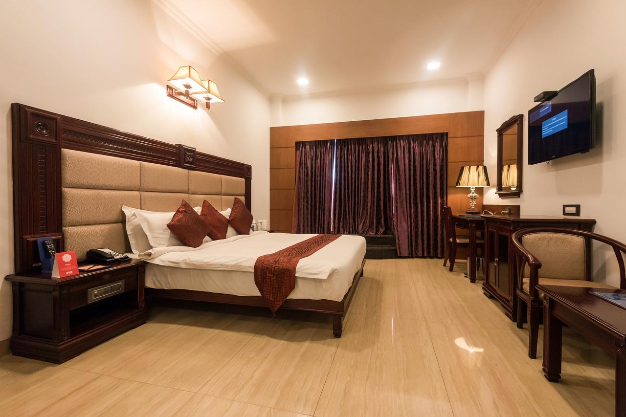Golden Chariot Vasai Hotel Ngoại thất bức ảnh