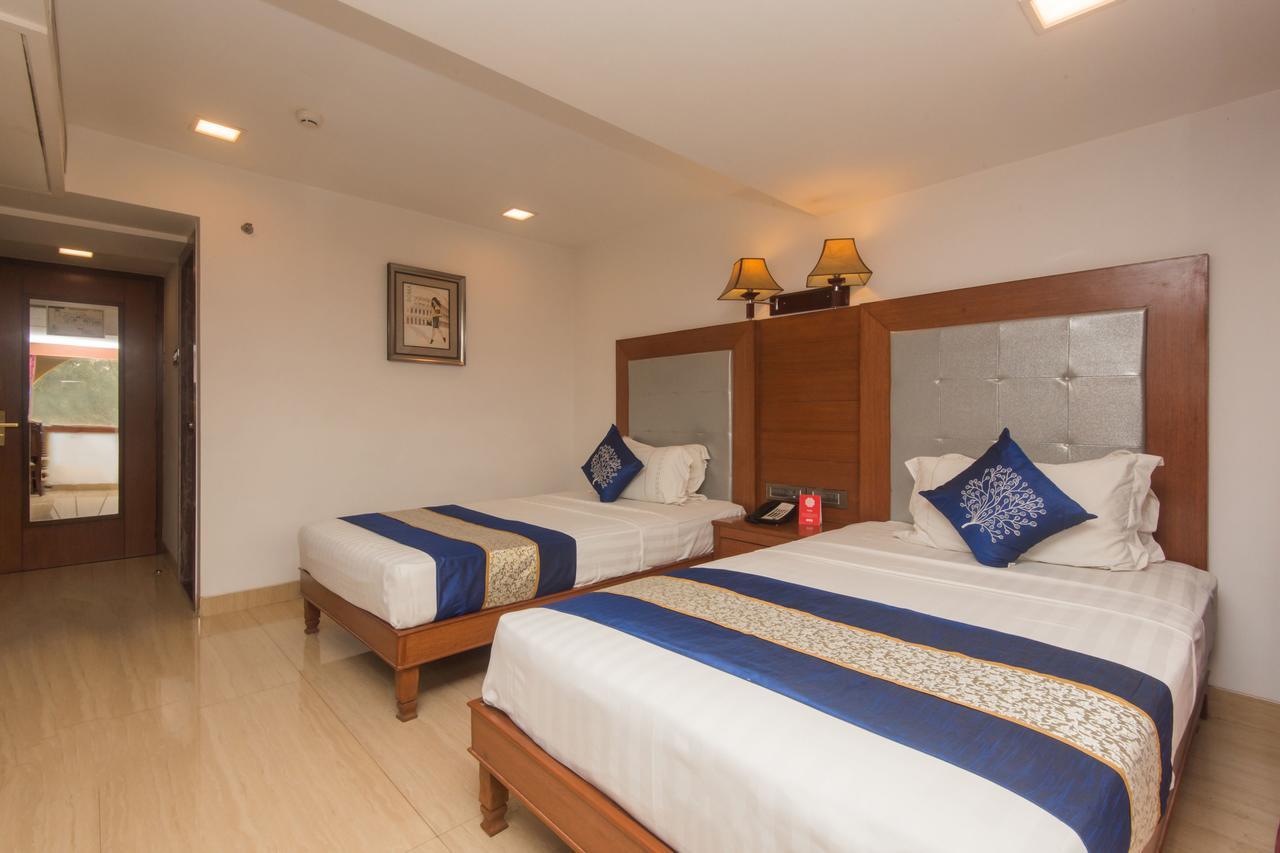 Golden Chariot Vasai Hotel Ngoại thất bức ảnh