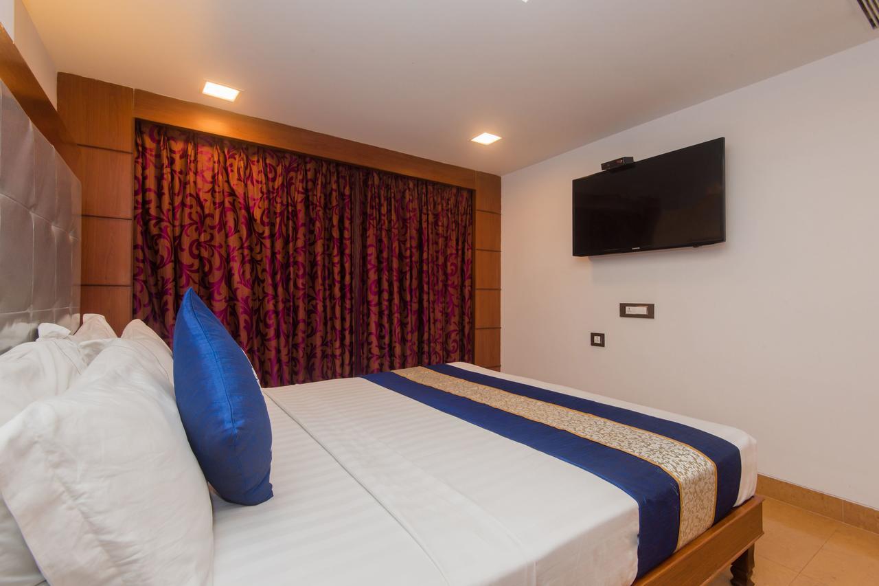 Golden Chariot Vasai Hotel Ngoại thất bức ảnh