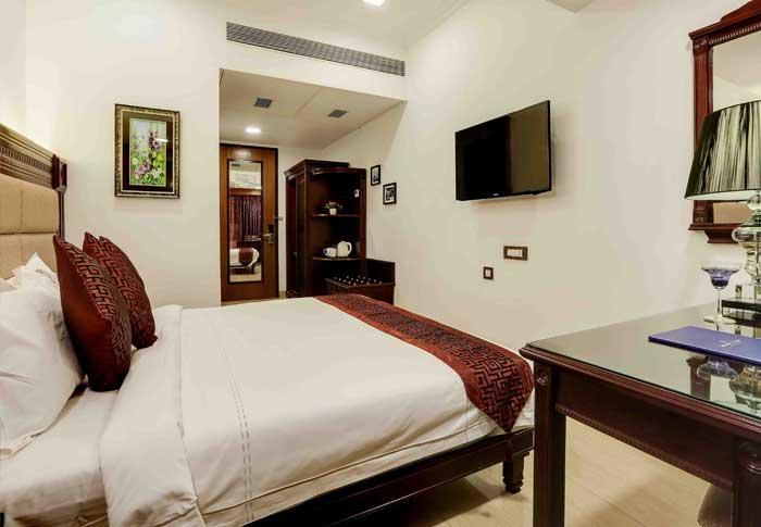 Golden Chariot Vasai Hotel Ngoại thất bức ảnh
