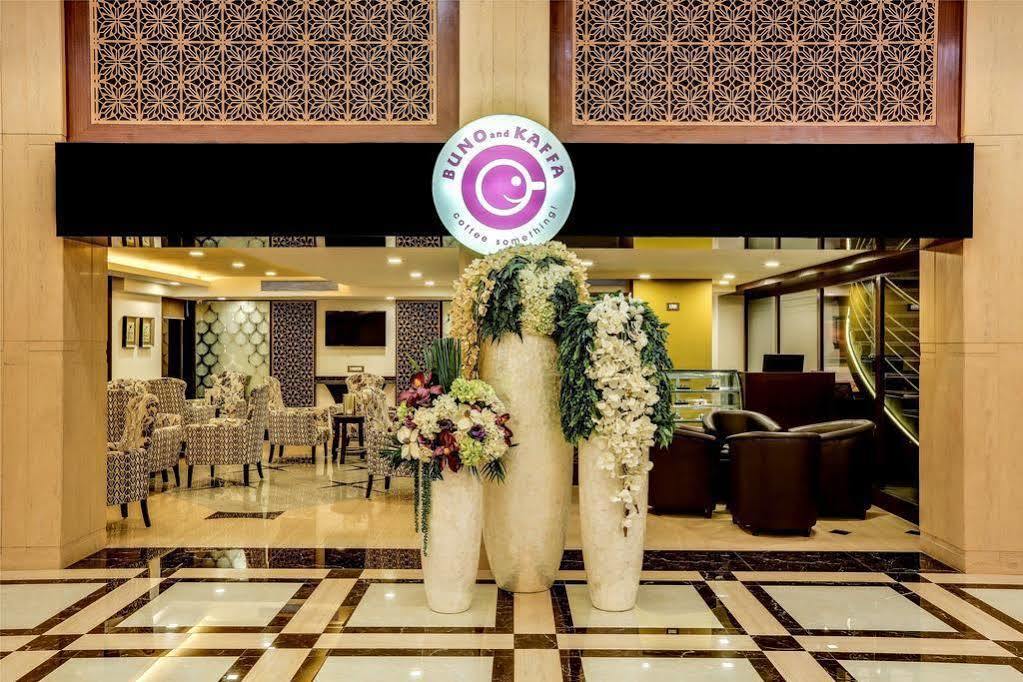 Golden Chariot Vasai Hotel Ngoại thất bức ảnh